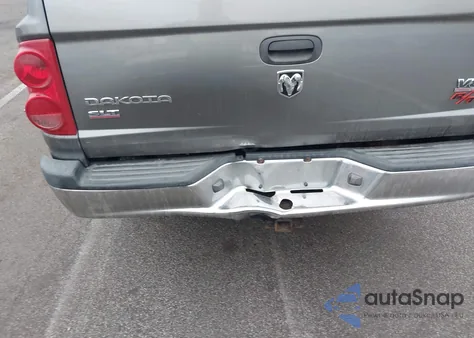 2005 Dodge Dakota Slt from USA, damaged, VIN 1D7HW48NX5S200071